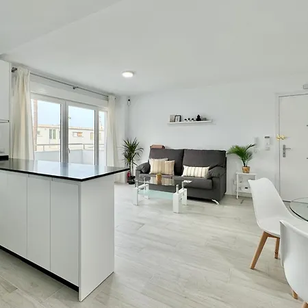 En 1ª Linea De Playa, Piscina Y Parking Apartment