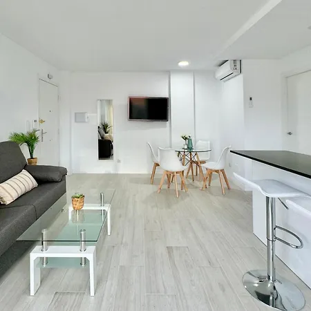 Apartment En 1ª Linea De Playa, Piscina Y Parking