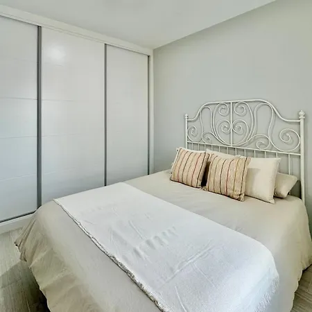 En 1ª Linea De Playa, Piscina Y Parking Apartment