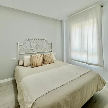 En 1ª Linea De Playa, Piscina Y Parking Benalmadena